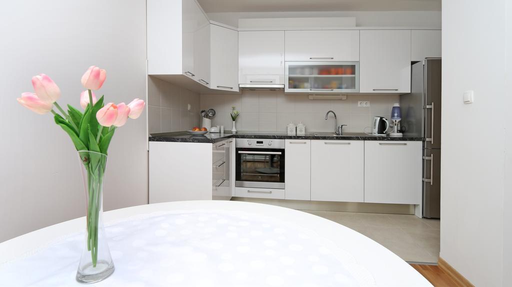 Antonijas Sunny Apartment Makarska Bagian luar foto