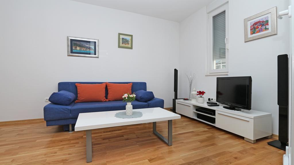 Antonijas Sunny Apartment Makarska Bagian luar foto