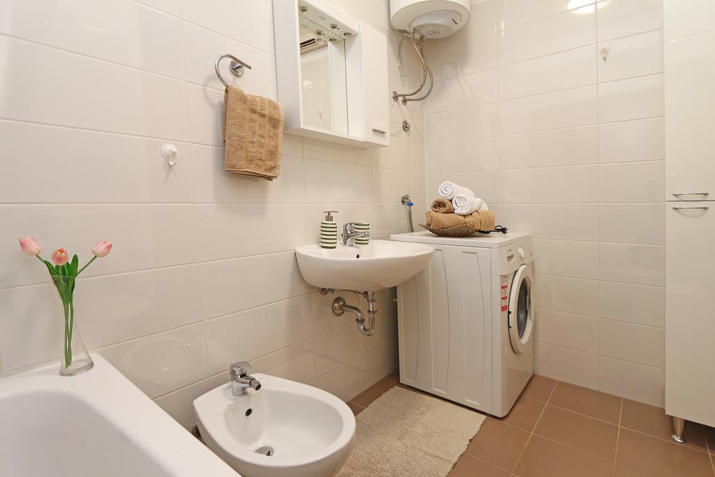 Antonijas Sunny Apartment Makarska Bagian luar foto