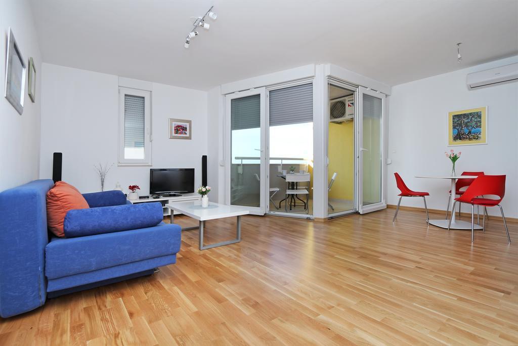 Antonijas Sunny Apartment Makarska Bagian luar foto