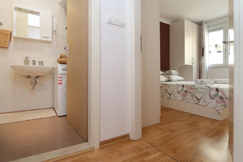 Antonijas Sunny Apartment Makarska Bagian luar foto