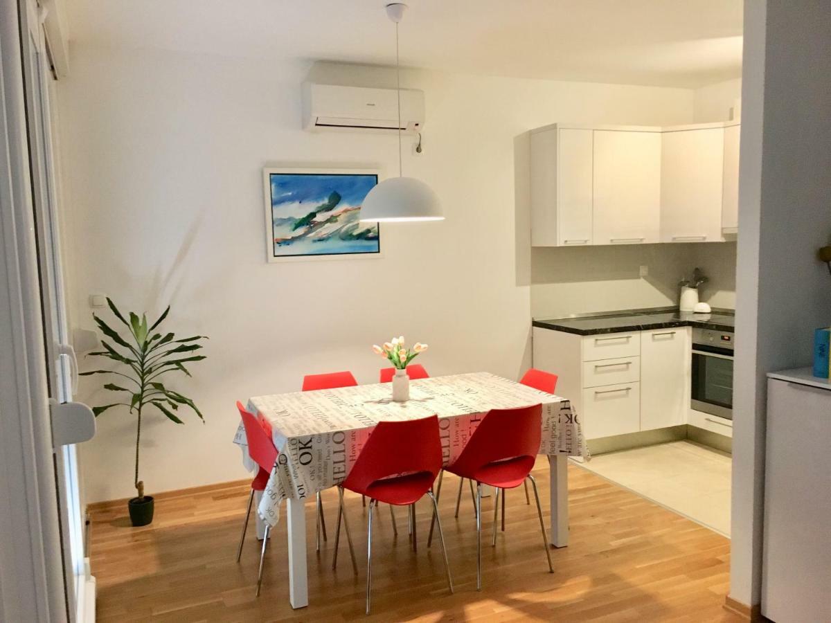 Antonijas Sunny Apartment Makarska Bagian luar foto